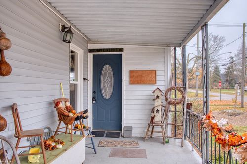 203 E Oak St, Elsie, MI, 48831-5101 | Card Image