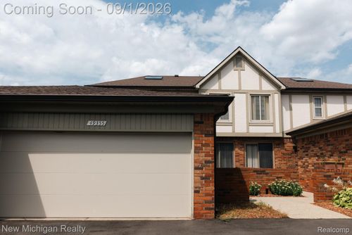 49355 Marquette Ct, Shelby Township, MI, 48315-3957 | Card Image