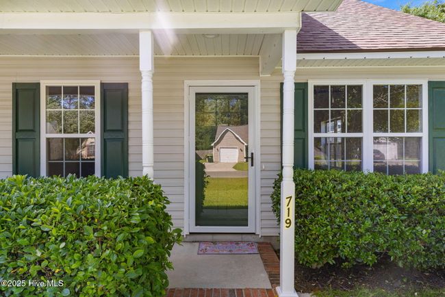 719 Oak Branches Close, House other with 3 bedrooms, 2 bathrooms and 1 parking in Belville NC | Image 6