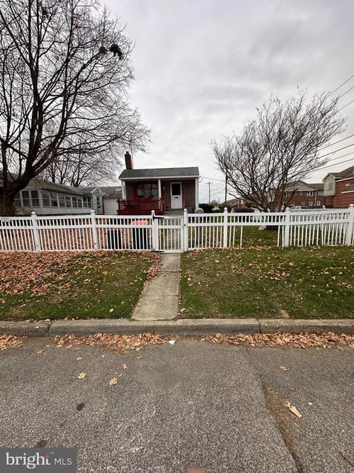 1502 W 12th St, CHESTER, PA, 19013-2923 | Card Image
