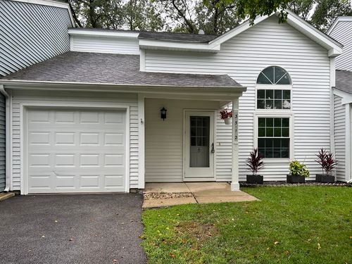 3512 Southport Dr, Island Lake, IL, 60042-9140 | Card Image