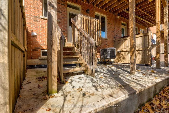 136 Vittorio De Luca Dr, House attached with 4 bedrooms, 3 bathrooms and 1 parking in Vaughan ON | Image 23