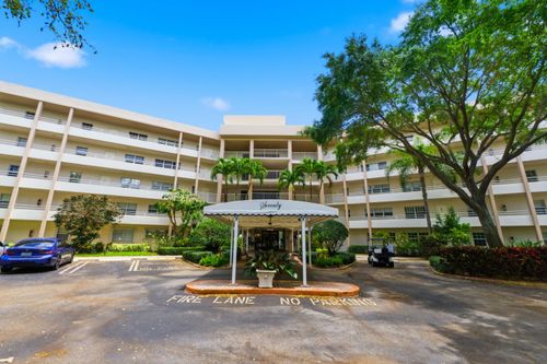 106-3800 Oaks Clubhouse Dr, Pompano Beach, FL, 33069-3664 | Card Image
