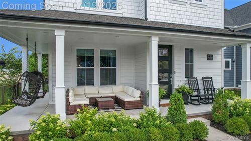 111 N Dorchester Ave, Royal Oak, MI, 48067-2132 | Card Image