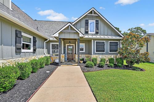 105 Seminole Dr, Lake Kiowa, TX, 76240-9407 | Card Image