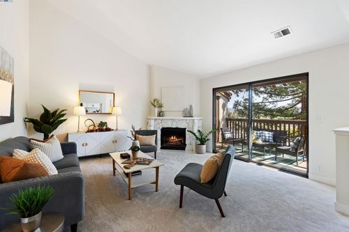 apt-313-21062 Gary Dr, Hayward, CA, 94546-6104 | Card Image