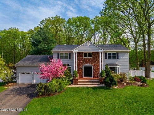 25 Monroe Dr, Marlboro, NJ, 07746-1124 | Card Image