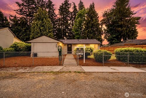 408 26th St Se, Auburn, WA, 98002-7519 | Card Image