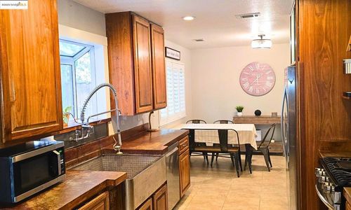 5338 Sunrise Meadows Ln, Oakley, CA, 94561-3108 | Card Image