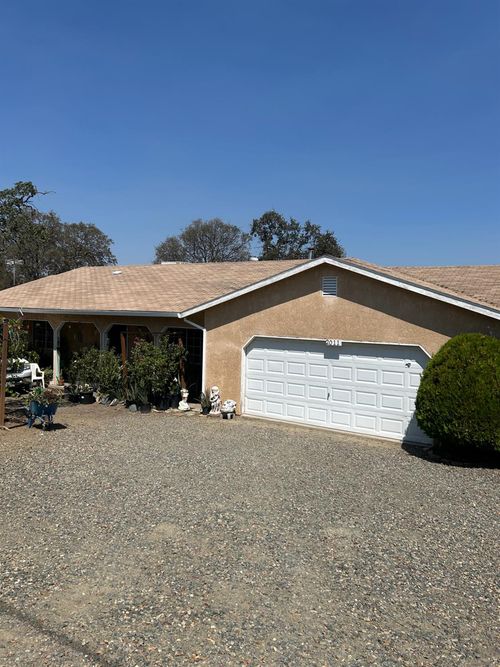 2011 Zarzamora St, La Grange, CA, 95329-9428 | Card Image