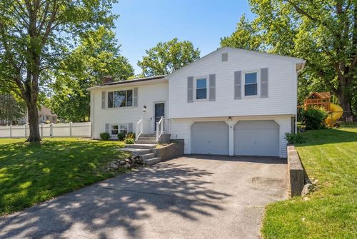 97 Paquin Dr, Marlborough, MA, 01752-1316 | Card Image