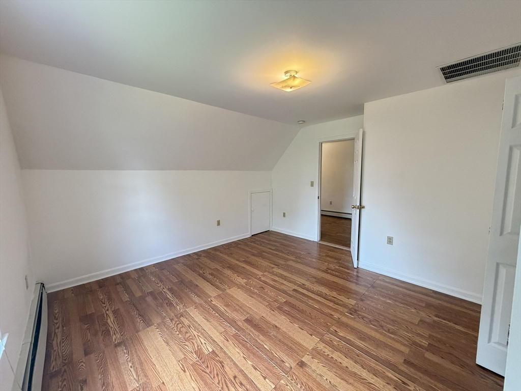 Residential Lease in Norwood 3