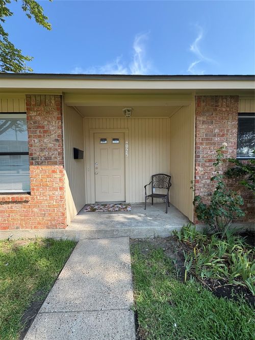 4025 Emerald Dr, Mesquite, TX, 75150-2538 | Card Image