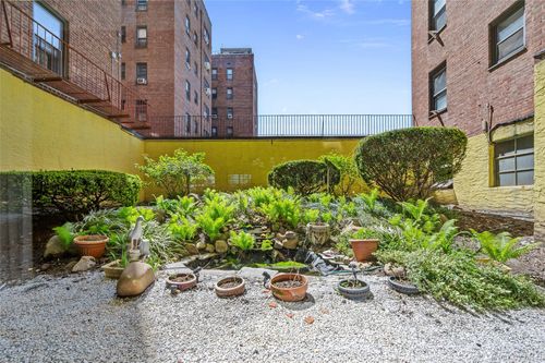 apt-505-14350 Hoover Ave, Jamaica, NY, 11435-2126 | Card Image