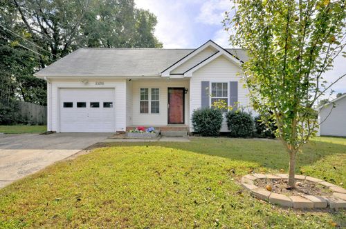 2690 Elkmont Dr, Clarksville, TN, 37040-2833 | Card Image
