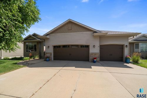 2512 S Lancaster Dr, Sioux Falls, SD, 57106-4852 | Card Image