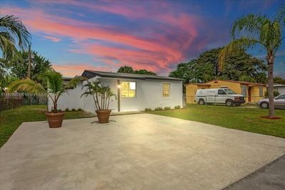 2321 Nw 15th St, House other with 2 bedrooms, 1 bathrooms and null parking in Fort Lauderdale FL | Image 1