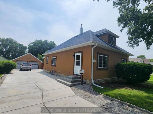 406 E 6th St, Hastings, NE, 68901-5303 | Card Image