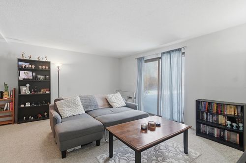 2-7 Village Hill Ln, Natick, MA, 01760-5726 | Card Image