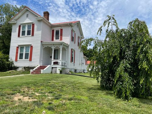 302 Danville St, Lancaster, KY, 40444-1031 | Card Image