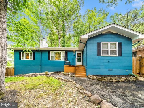 26 Shore Ln, HARPERS FERRY, WV, 25425-4743 | Card Image