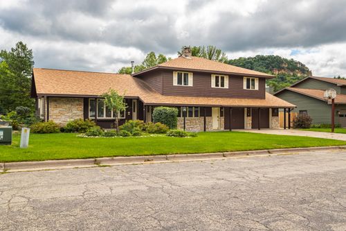 323 28th St S, LA CROSSE, WI, 54601-5117 | Card Image