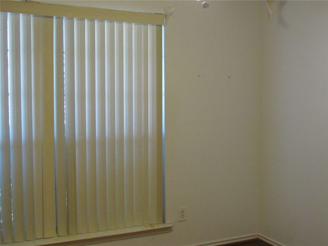 View of empty room | Image 12