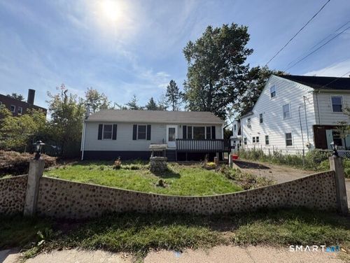 35 Chapman St, East Hartford, CT, 06108-2102 | Card Image