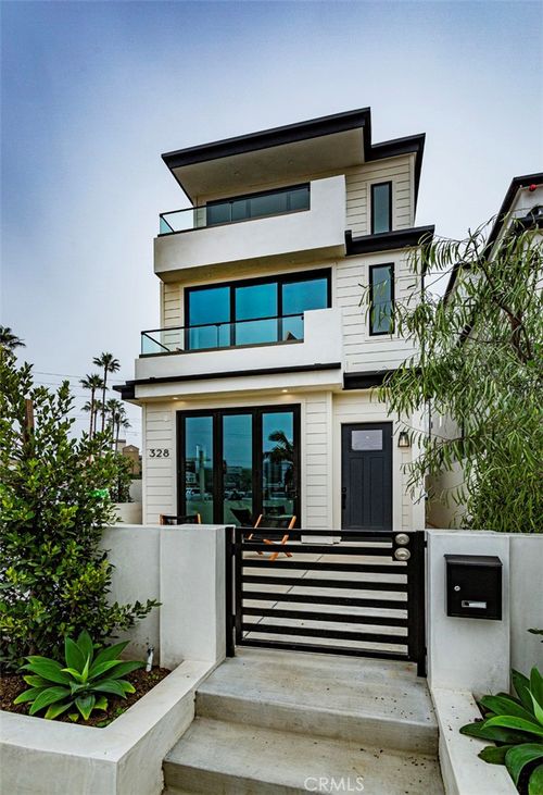 328 3rd St, Huntington Beach, CA, 92648-5112 | Card Image