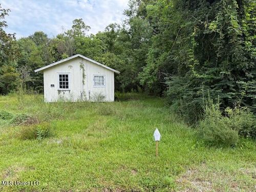 1314 Dubuc Ln, Waveland, MS, 39576-2708 | Card Image