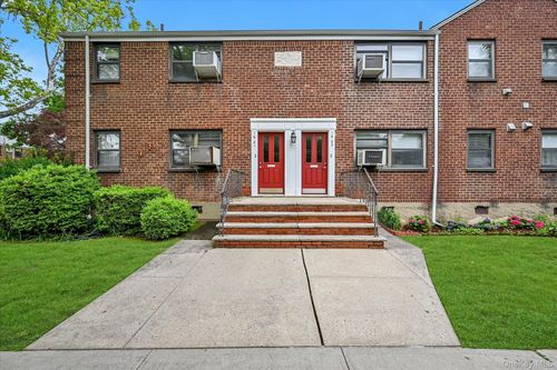 6-279-16-01 160th St, Whitestone, NY, 11357-3242 | Card Image