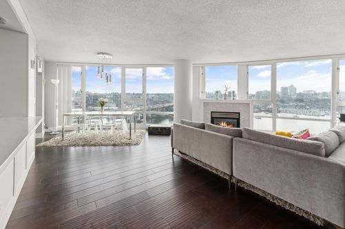 1606-1033 Marinaside Cres, Vancouver, BC, V6Z3A3 | Card Image