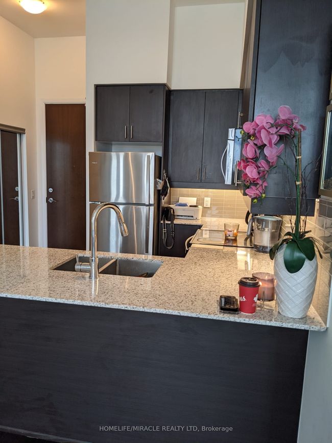 1705 - 9582 Markham Rd, Condo with 3 bedrooms, 2 bathrooms and 1 parking in Markham ON | Image 4