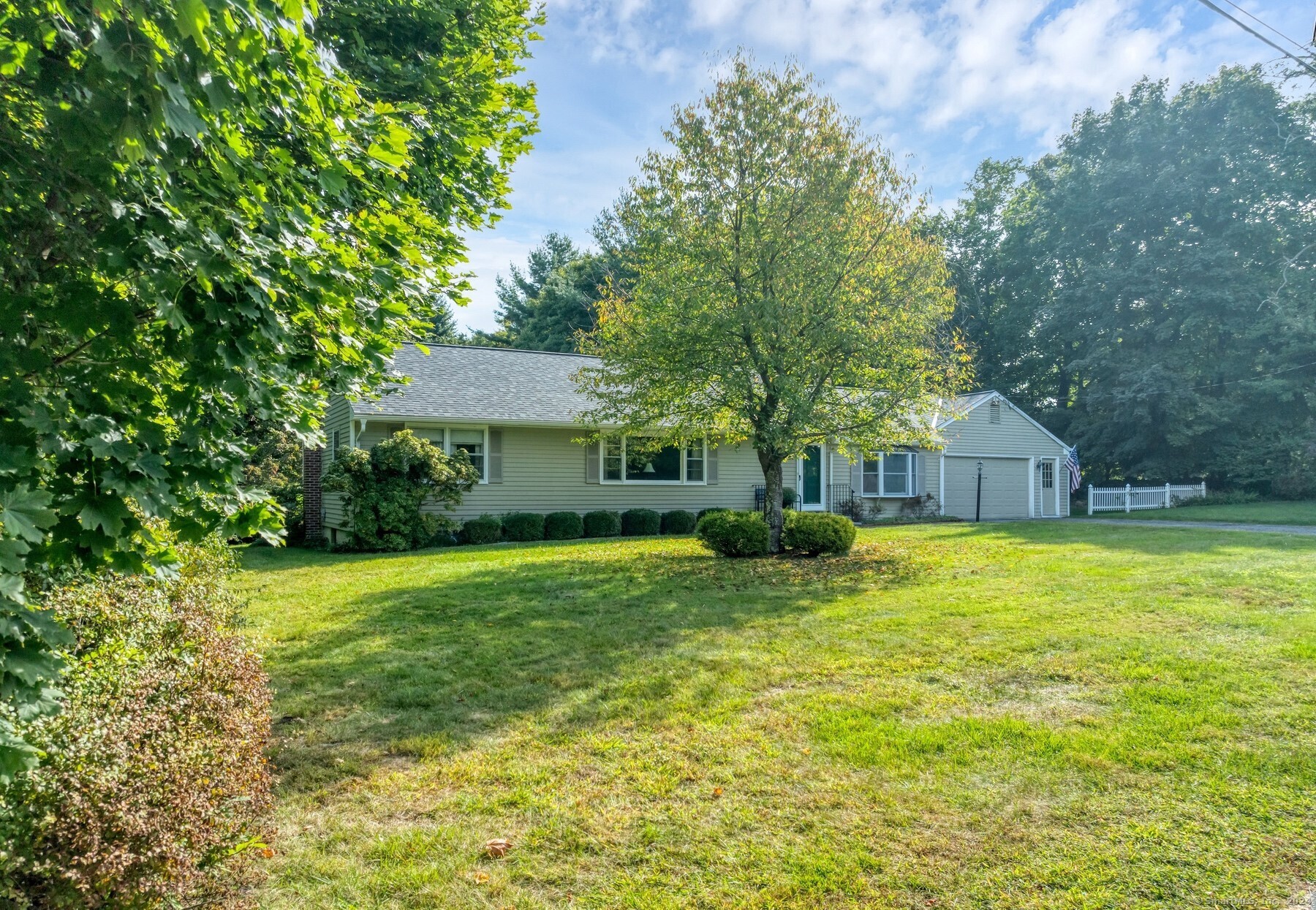 Hobby Dr, Ridgefield, CT 06877