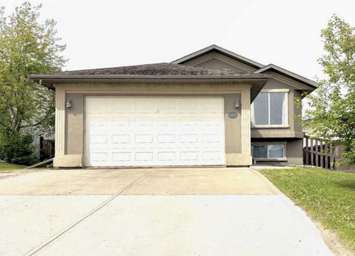 8821 113 Ave, Grande Prairie, AB, T8X1S2 | Card Image