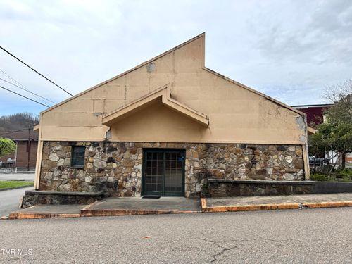 132 Mcclure Ave, Clintwood, VA, 24228-6845 | Card Image