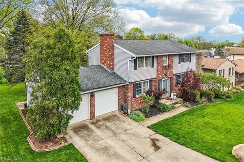 4503 Northview Ave Nw, Canton, OH, 44709-1332 | Card Image