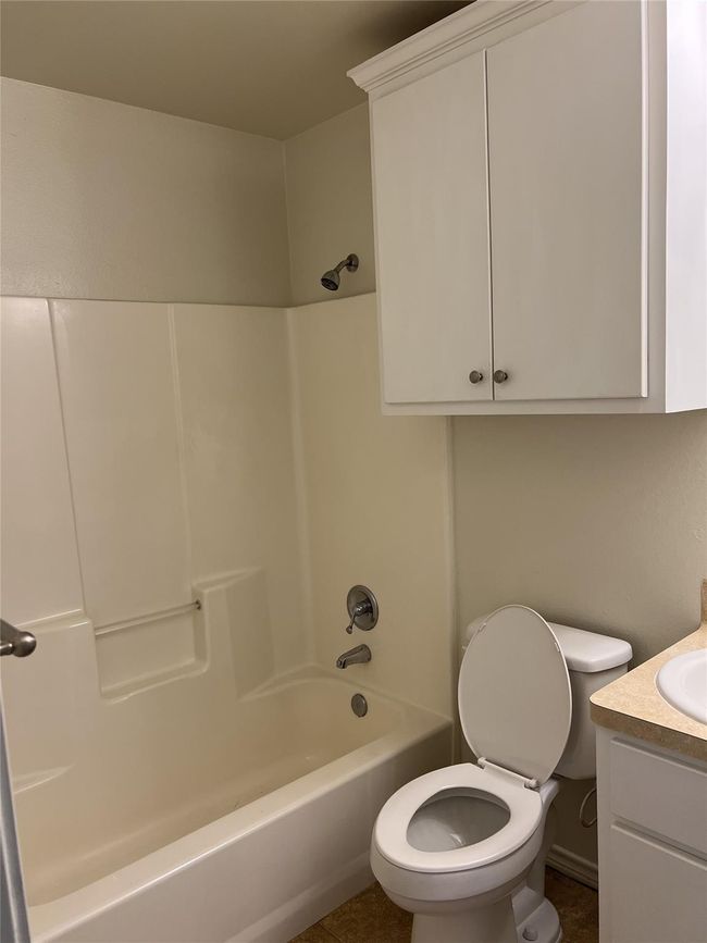 712 N N Sharp Street, Home with 3 bedrooms, 3 bathrooms and 2 parking in Franklin TX | Image 11