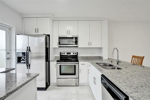 104-5950 Del Lago Cir, Sunrise, FL, 33313-6314 | Card Image
