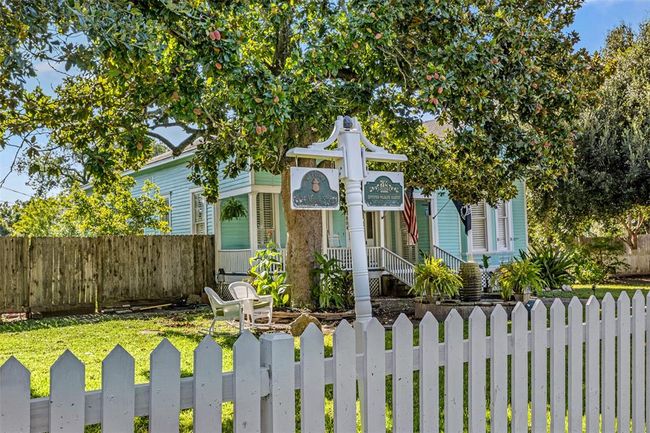 Charming Curb Appeal! | Image 21