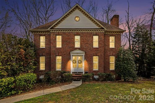 634 Peace Haven Rd, Kannapolis, NC, 28083-6970 | Card Image