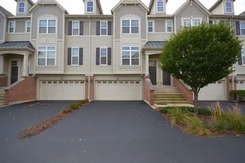 401-401 N Commerce St, Aurora, IL, 60504-6869 | Card Image