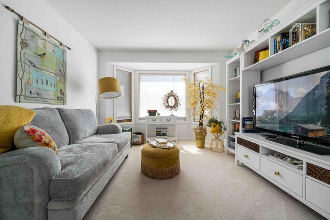 74 Park Meadows Lane Se, Townhouse with 3 bedrooms, 3 bathrooms and 3 parking in Medicine Hat AB | Image 10