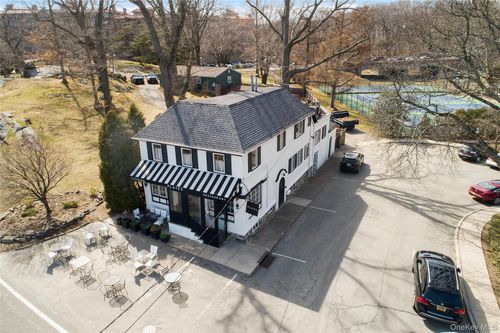 121 Myrtle Blvd, Larchmont, NY, 10538-2348 | Card Image