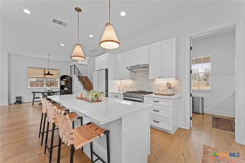 415 Alexander Ave, New Braunfels, TX, 78130-0358 | Card Image