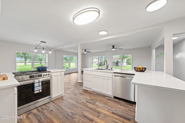 Kitchen | Image 10
