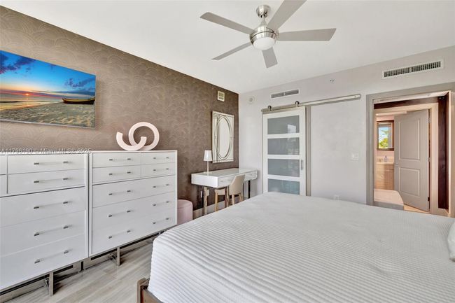 APT-514 - 1 N Ocean Blvd, Condo with 2 bedrooms, 2 bathrooms and null parking in Pompano Beach FL | Image 29