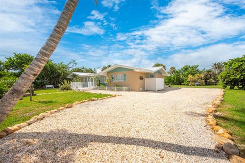 5885 Pine Tree Dr, SANIBEL, FL, 33957-2305 | Card Image