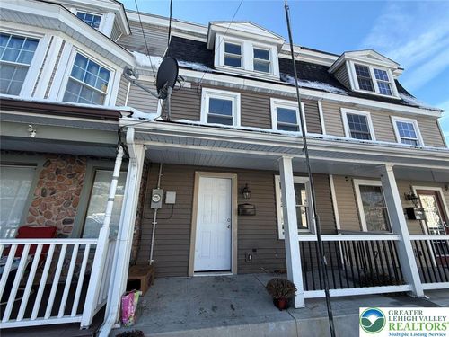 8 S Lehigh St, Tamaqua, PA, 18252-1829 | Card Image