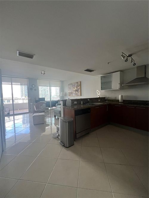2007-170 Se 14th St, Miami, FL, 33131-3334 | Card Image